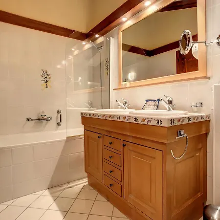 Calesberg 431 アパート