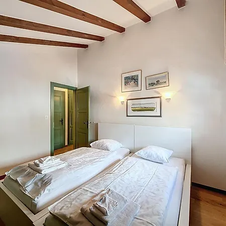 Calesberg 431 アパート *